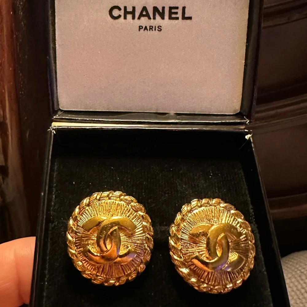 Chanel CC Logo Gold Plated Earrings ~ Vintage Chanel Clip-on Earrings ~ EUC
